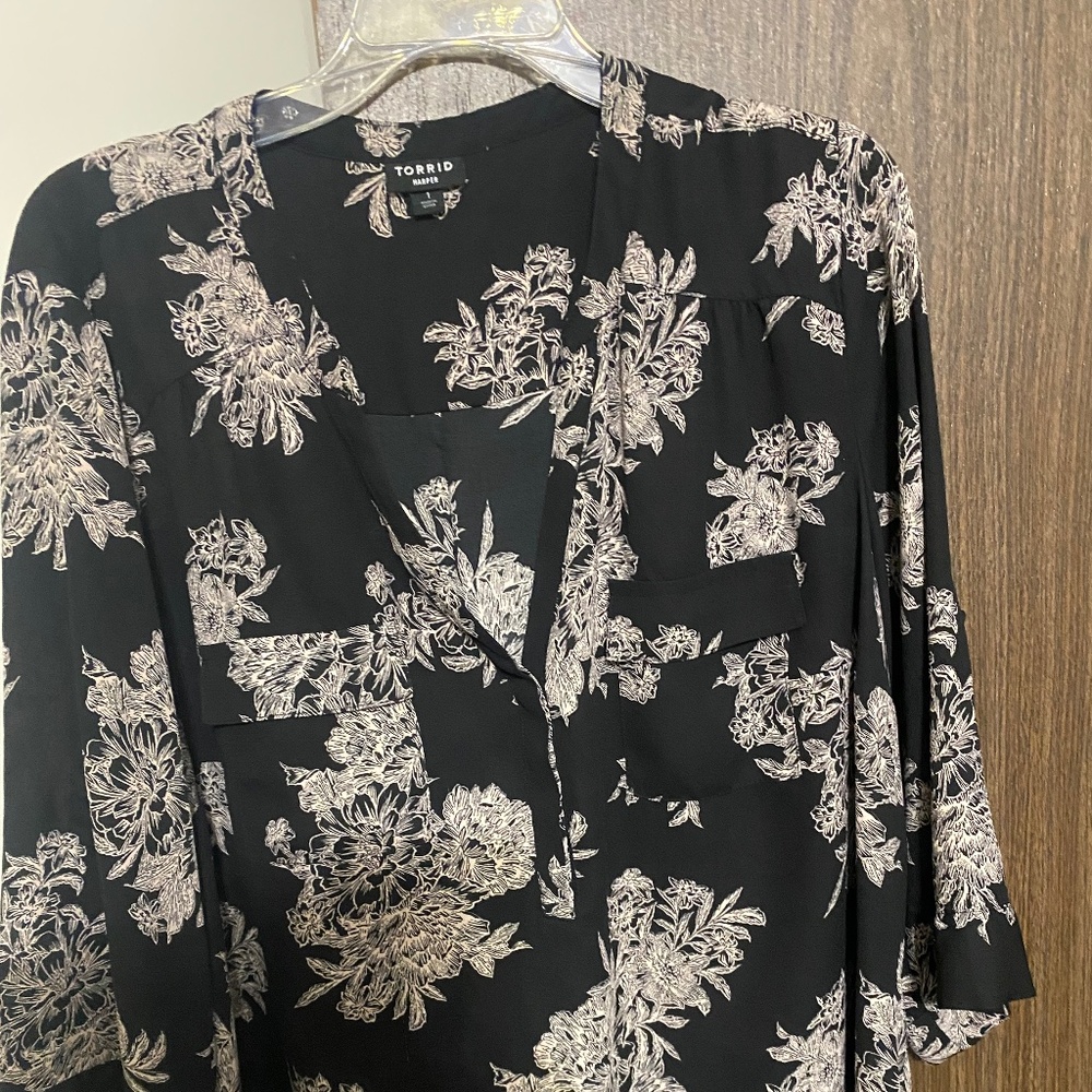Quarter length sleeve floral blouse